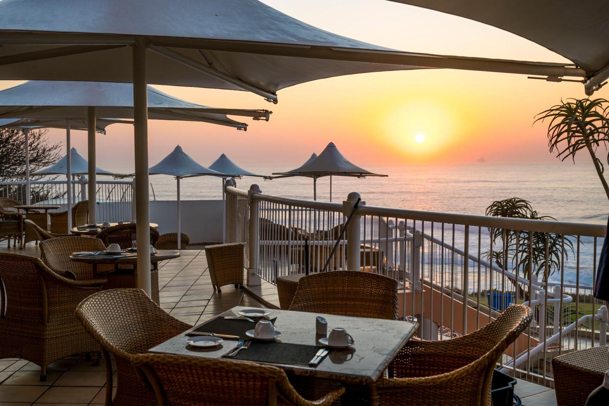 Beverly Hills Durban Bagian luar foto Sunset at the Cape of Good Hope